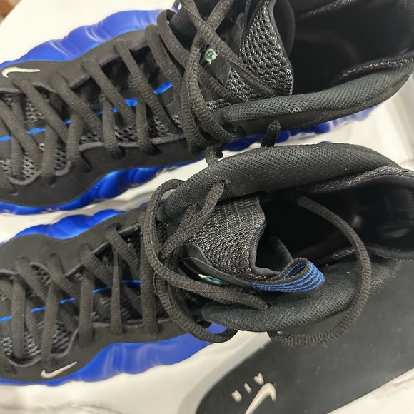 Nike Foamposite in Vibrant Blue and Black - Picture 6 of 9